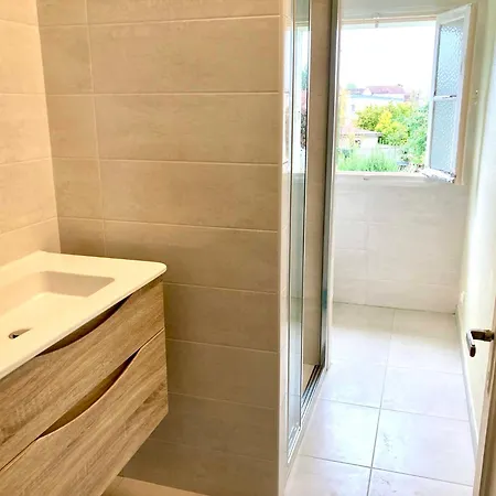 Charmante Maison Avec Jardin A Troyes *